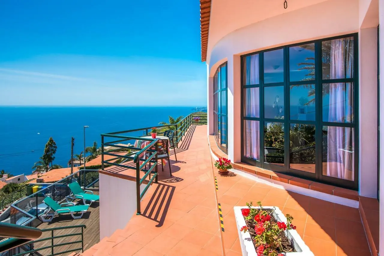 Vivenda Da Esquina - By Lovelystay Canico  Canico (Madeira)